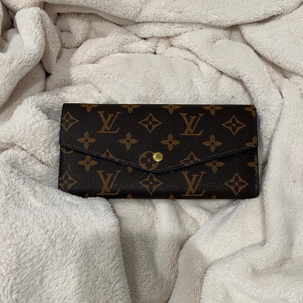 Louis Vuitton Monogram Sarah Wallet
